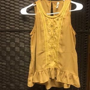 Yellow mustard top